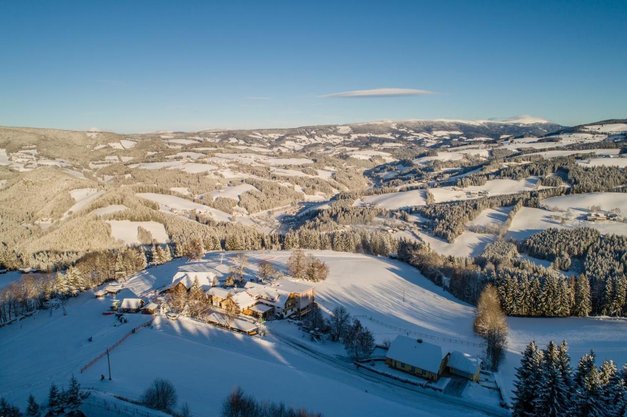 Der Almblick Hotell Strallegg Exteriör bild
